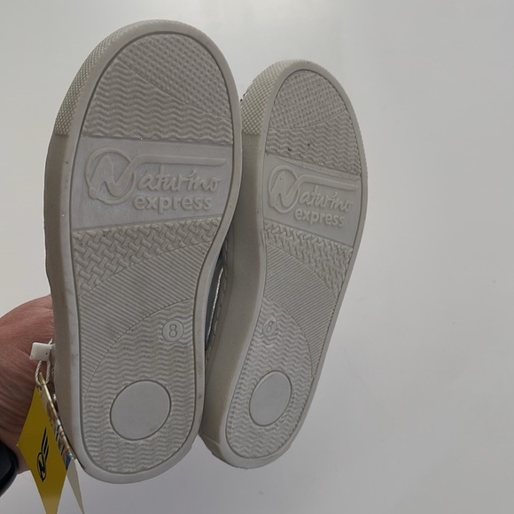 Naturino express NWT silver toddler shoes - Picture 5 of 6